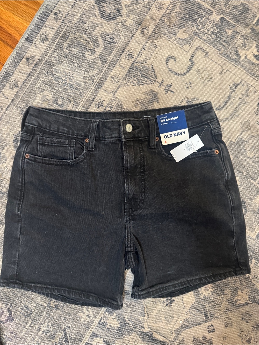 Old Navy Women's Black High-Rise Straight Denim Shorts- 8